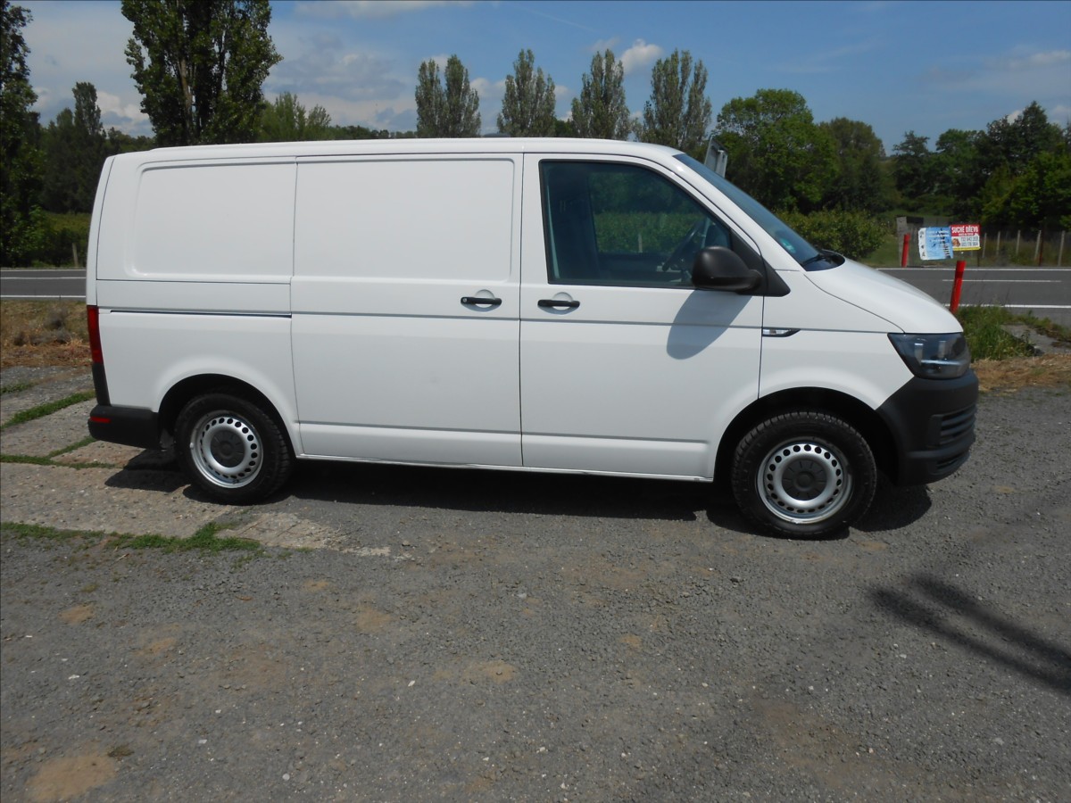 volkswagen-transporter-2-0-tdi-75-kw-3-mista-serviska - 4