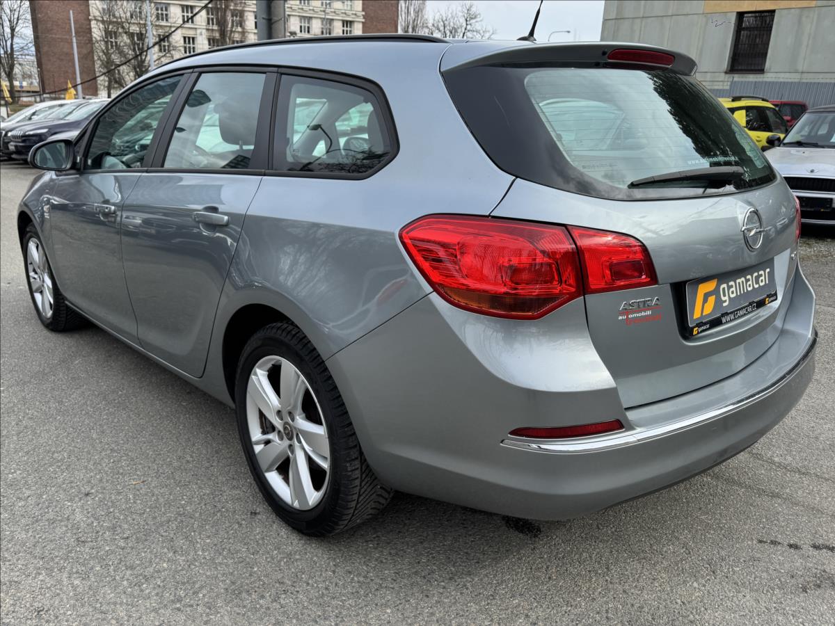 opel-astra-1-7-facelift-nove-pneu - 6