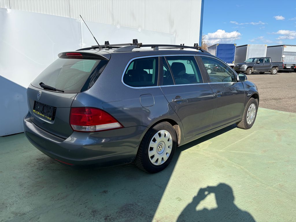 volkswagen-golf-1-6i-75kw-klima-vyhrevy - 1