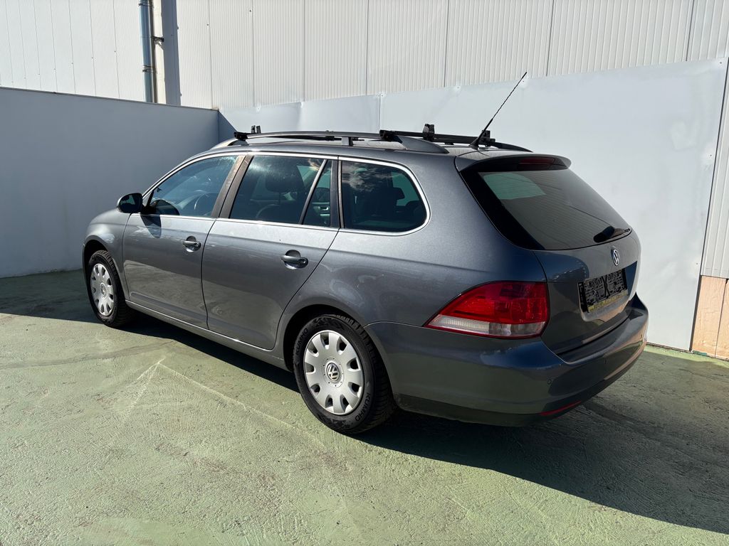 volkswagen-golf-1-6i-75kw-klima-vyhrevy - 3