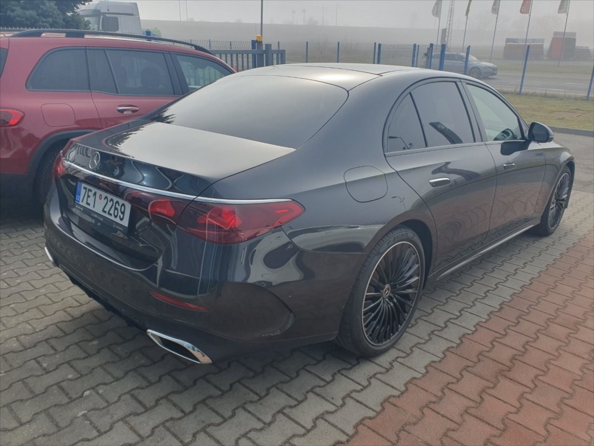 mercedes-benz-tridy-e-2-0-e-220d-4m - 3