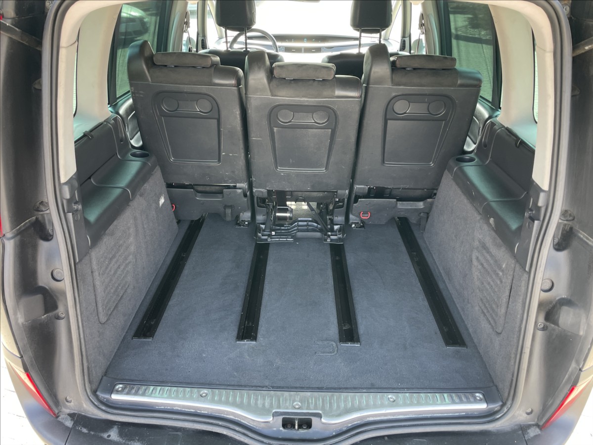 renault-espace-2-0-dci-127kw-panorama-xenon-tazne - 8