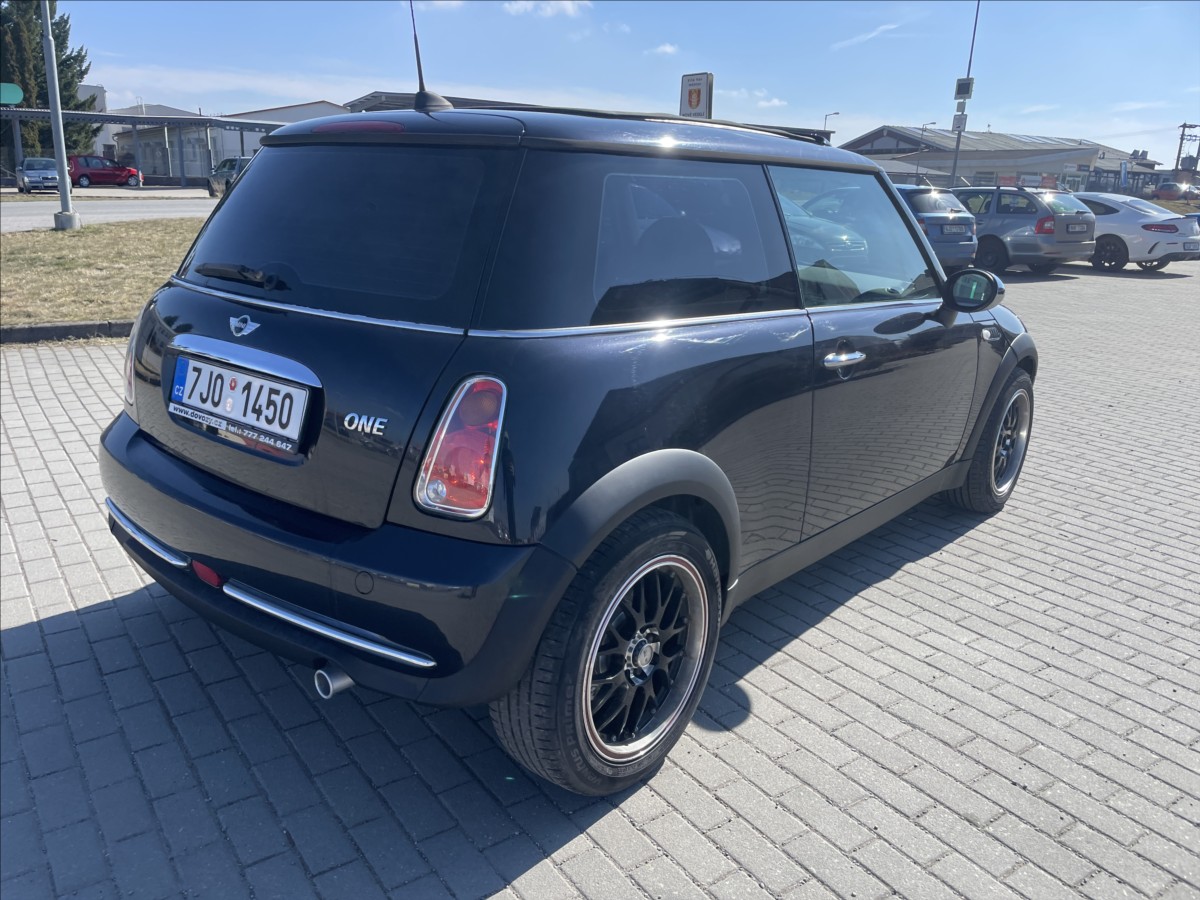 mini-one-1-6-i-66kw-shrnovaci-strecha - 3