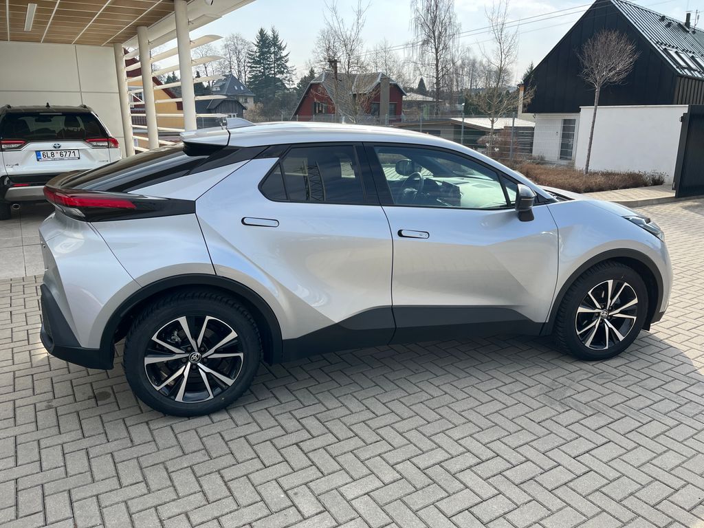 toyota-c-hr-2-0-hybrid-e-cvt-style - 6