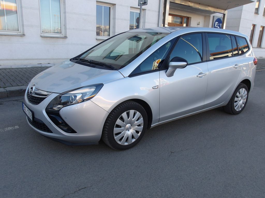 opel-zafira-2-0dti-automat-pekna - 1