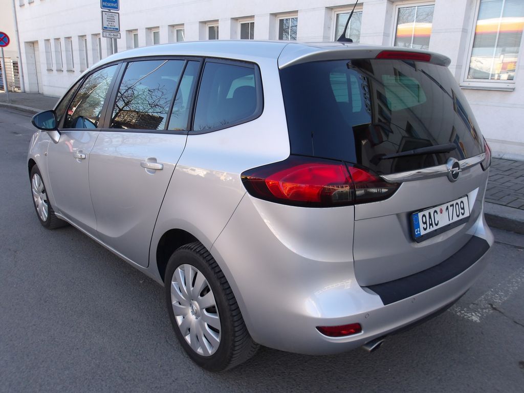 opel-zafira-2-0dti-automat-pekna - 2