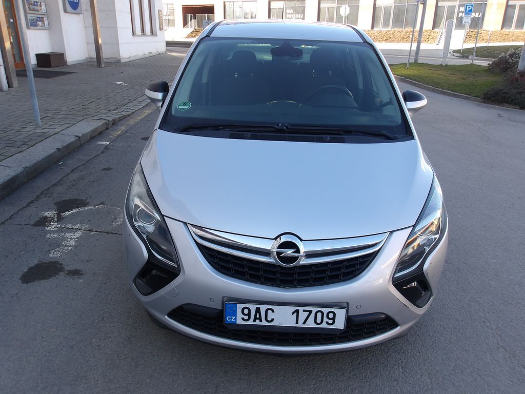 opel-zafira-2-0dti-automat-pekna - 4