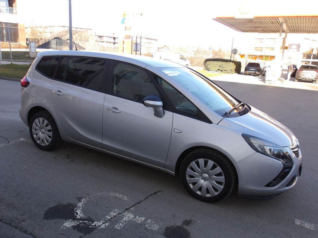 opel-zafira-2-0dti-automat-pekna - 6