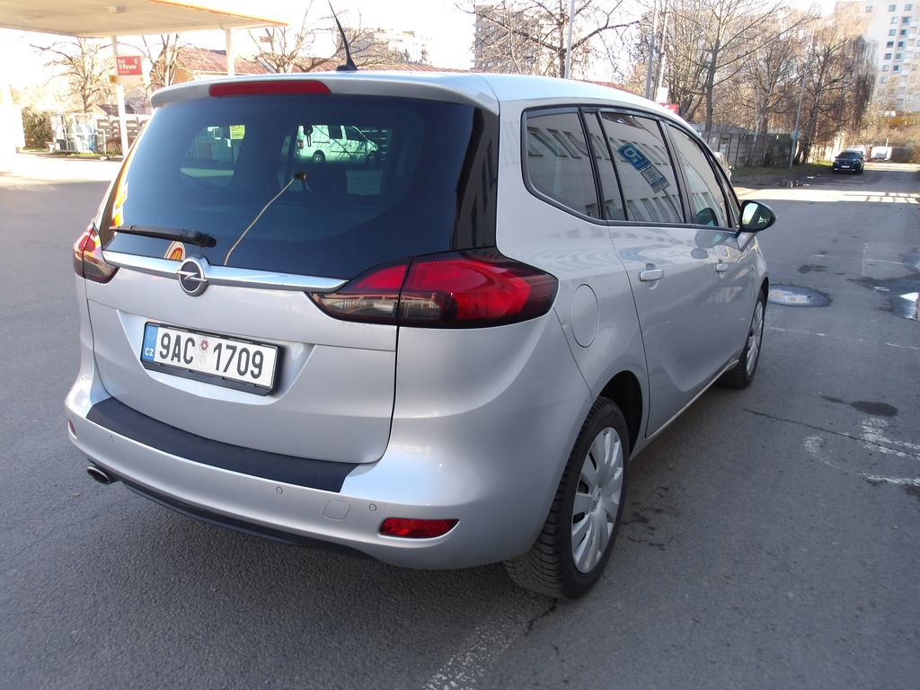 opel-zafira-2-0dti-automat-pekna - 9