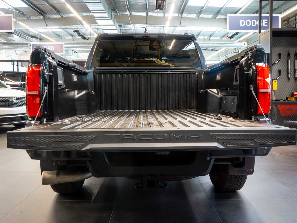 toyota-tacoma-2-4-off-road-premium-4x4 - 5