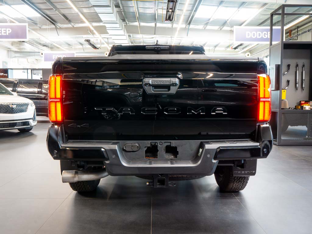 toyota-tacoma-2-4-trd-off-road-premium-4x4 - 3