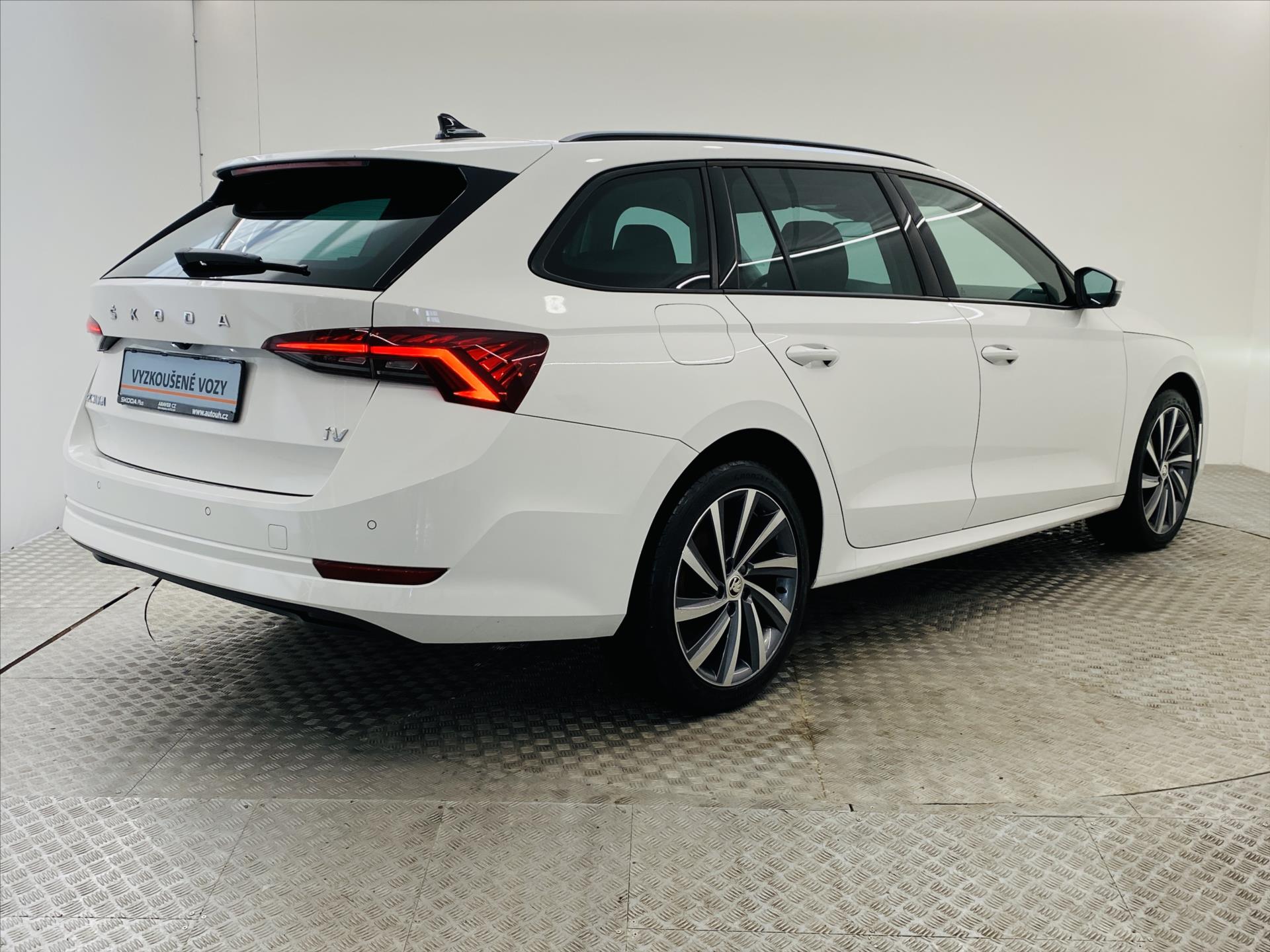 skoda-octavia-1-4-tsi-iv-150kw-ambition - 1