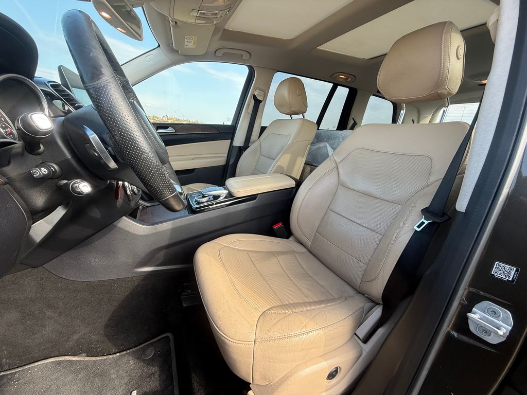 mercedes-benz-gls - 9