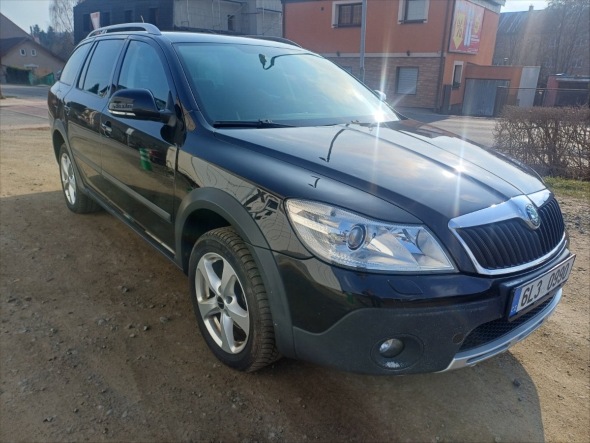 skoda-octavia-2-0-tdi-scout-4x4 - 2