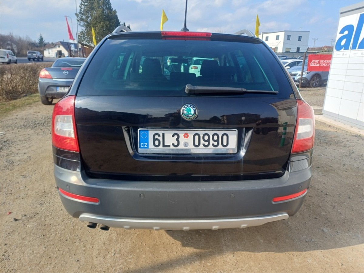 skoda-octavia-2-0-tdi-scout-4x4 - 4