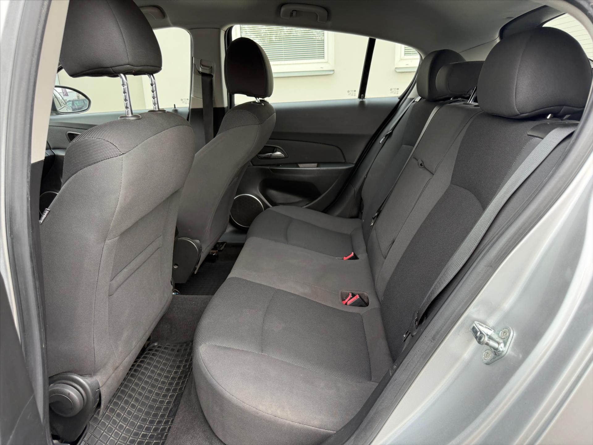 chevrolet-cruze-2-0-vcdi - 8