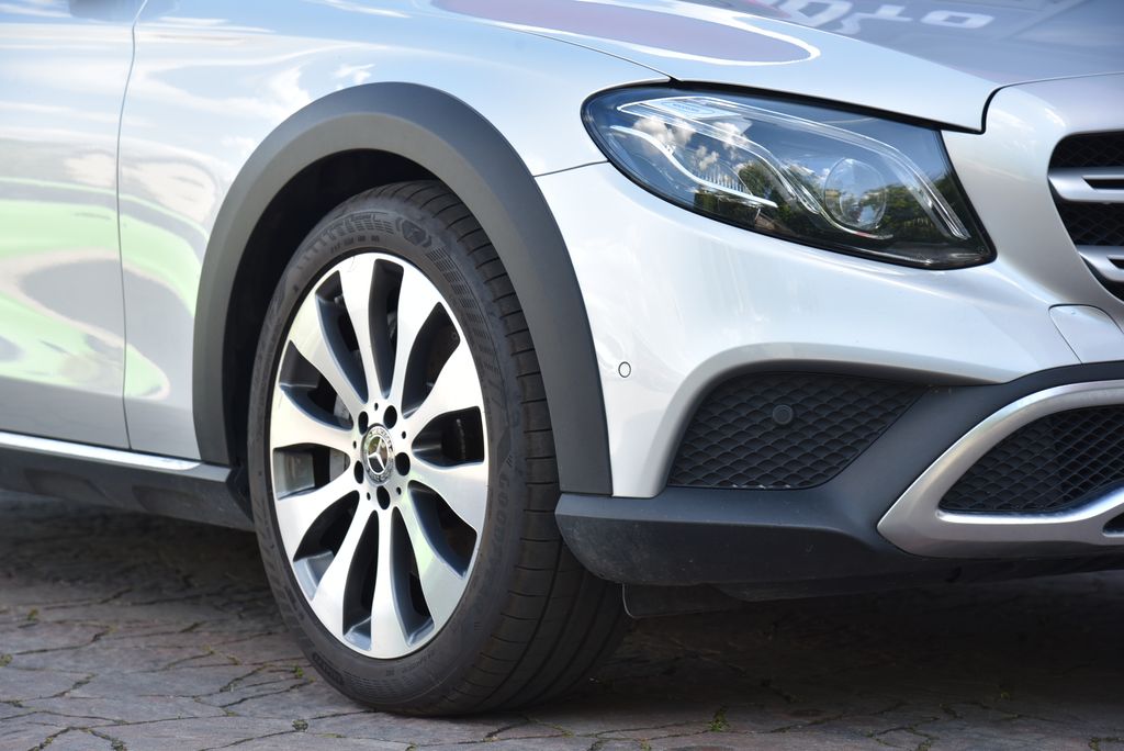 mercedes-benz-tridy-e-400d-3-0-250-kw-4x4-allterrain - 1