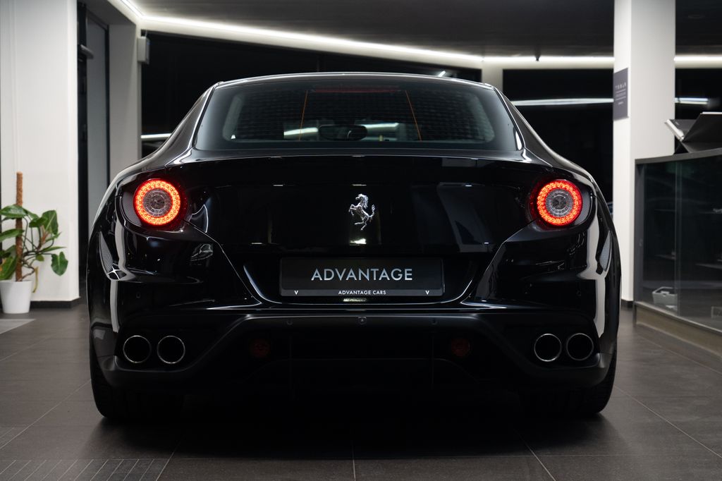 ferrari-ff-v12-zaruka - 2