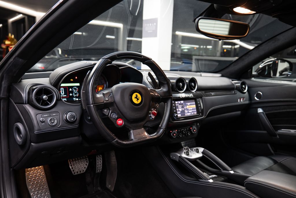 ferrari-ff-v12-zaruka - 4