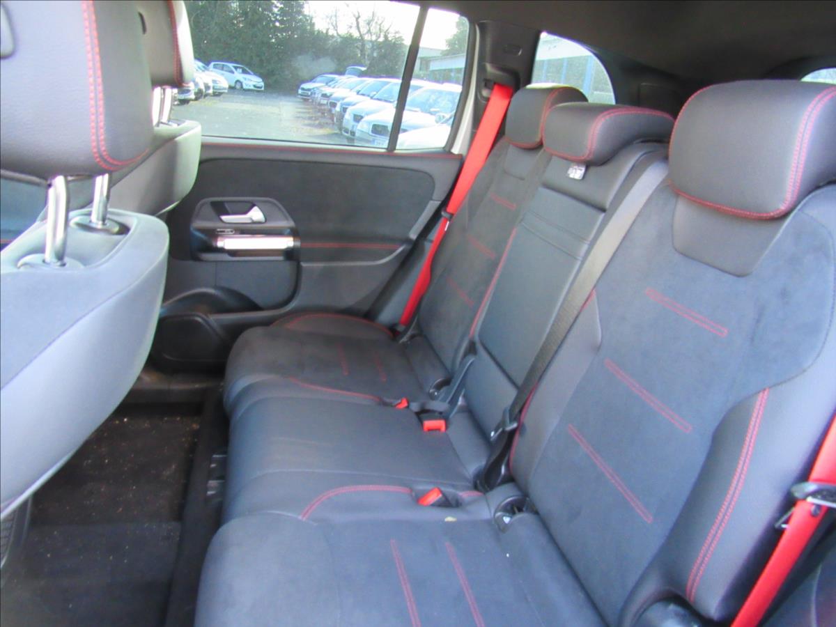 mercedes-benz-glb-2-0-amg-35-225kw - 9