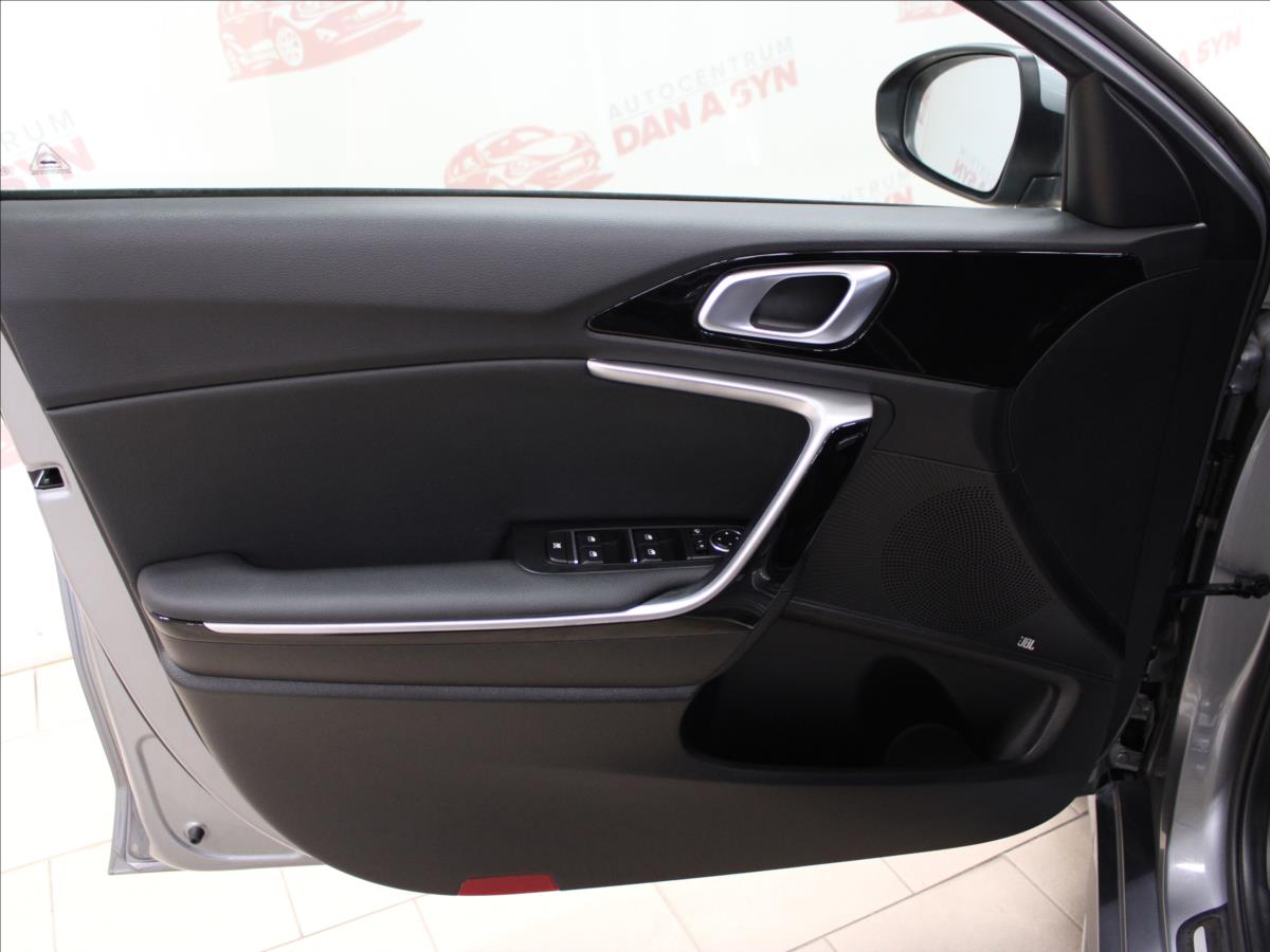 kia-proceed-1-5-gt-line-plus - 8