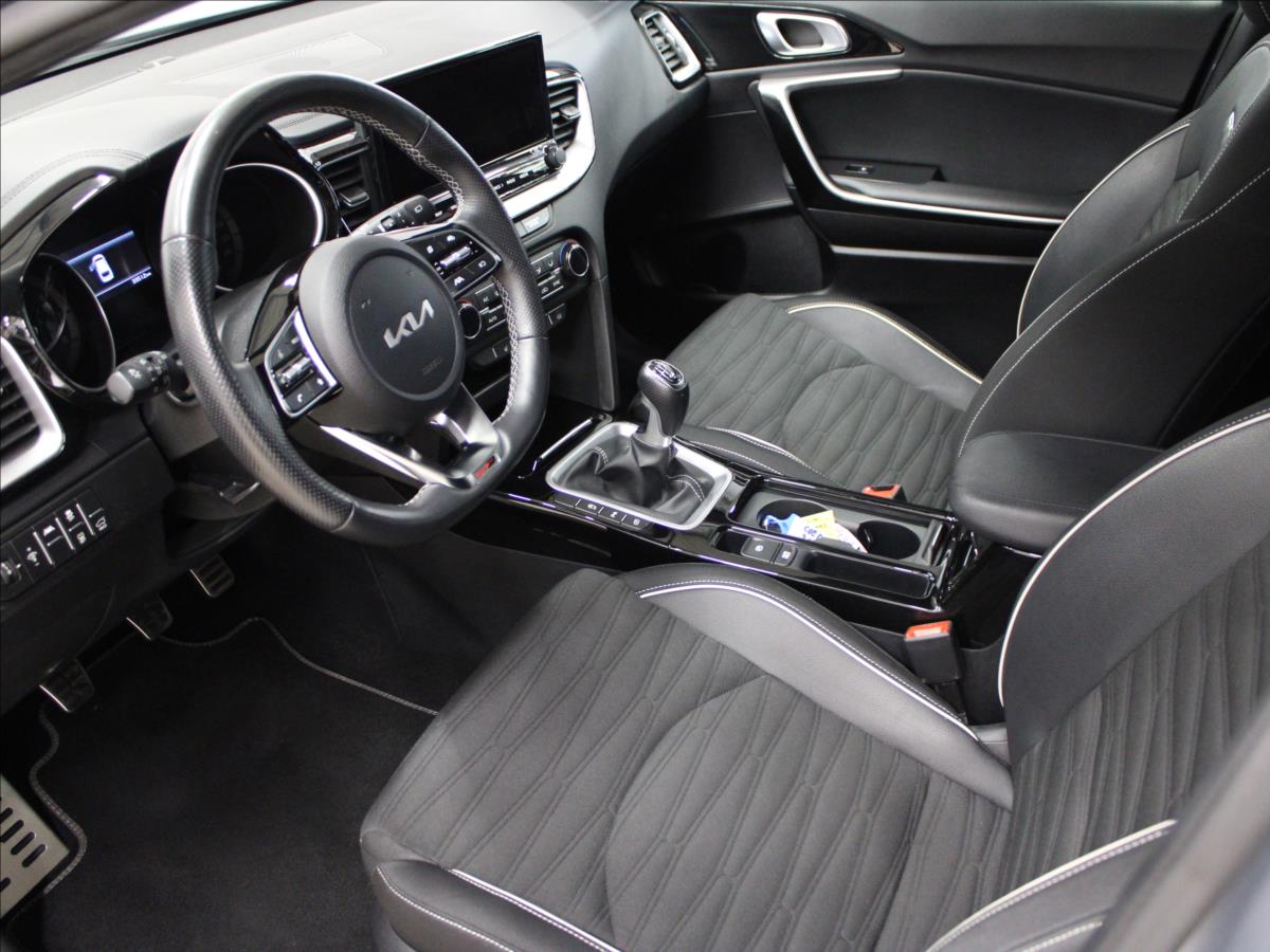 kia-proceed-1-5-gt-line-plus - 9