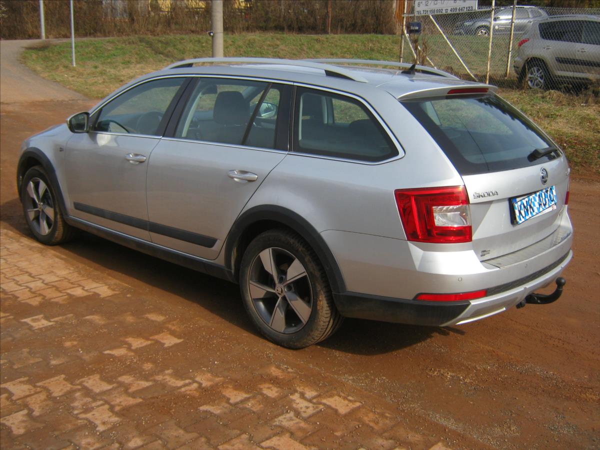 skoda-octavia-2-0-kombi-4x4 - 3