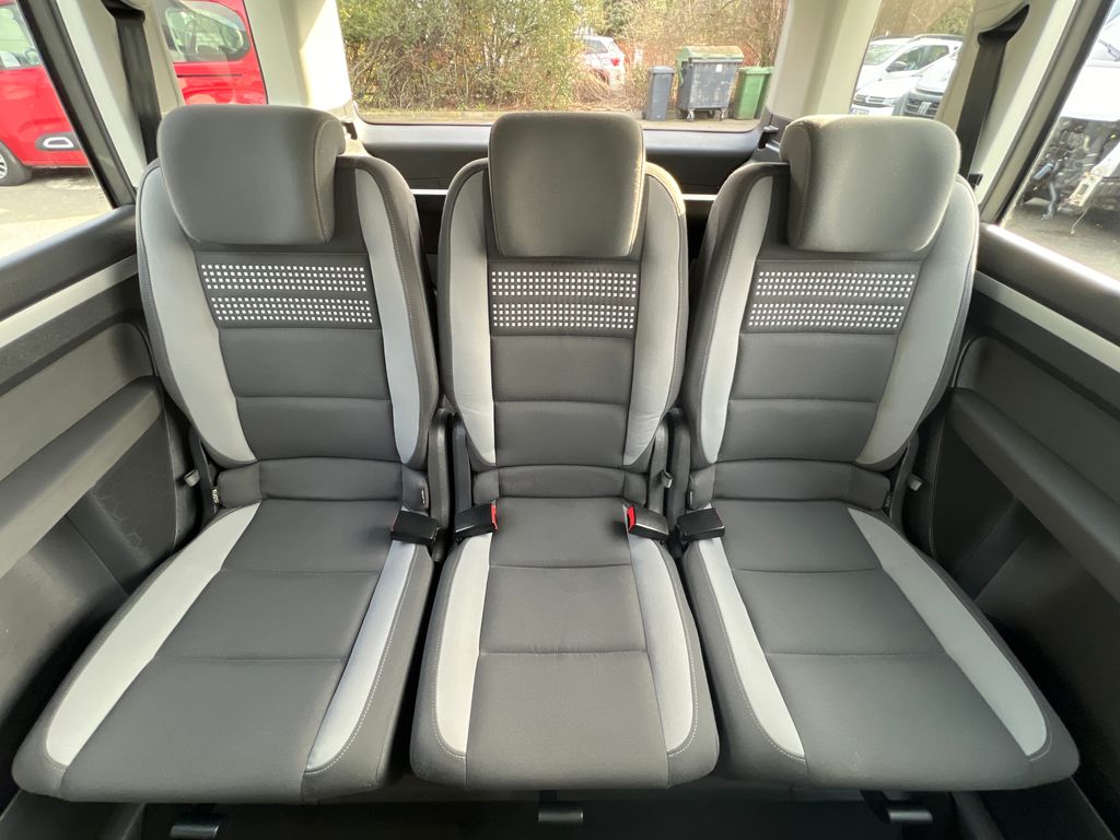 volkswagen-touran-1-6-tdi-105k-comfortline - 6