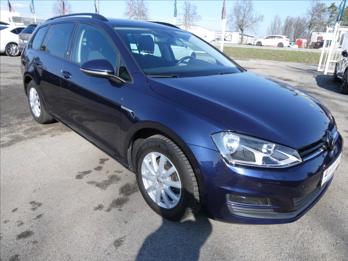 Volkswagen Golf 1,6 TDi 81kW CUP,2xkola,navigace