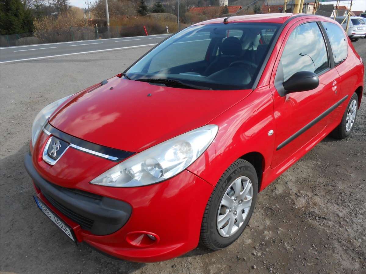 Peugeot 206 1,1 i 44 kW PLUS Serviska