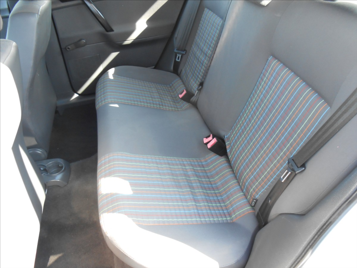 volkswagen-polo-1-2-47-kw-klima-serviska - 8