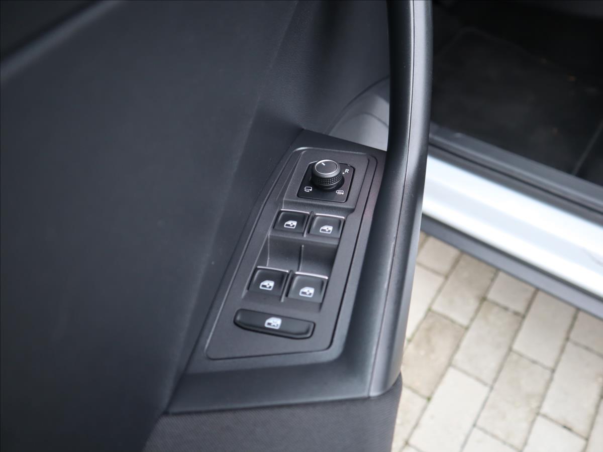 volkswagen-t-roc-1-6-tdi-style-led-webasto-asisst - 7