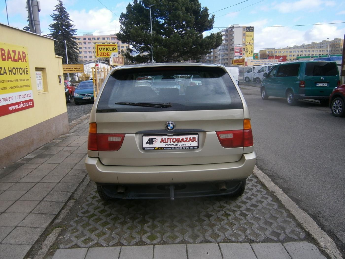 bmw-x5-3-0-170-kw-motor-lehce-klepe - 4