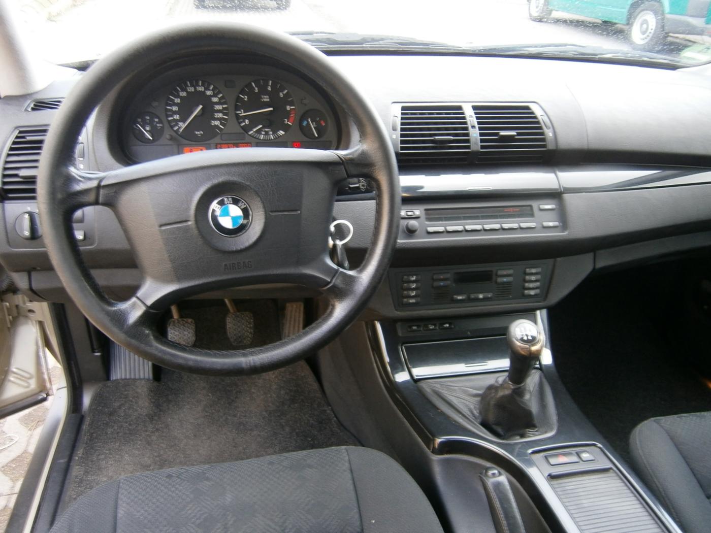 bmw-x5-3-0-170-kw-motor-lehce-klepe - 9