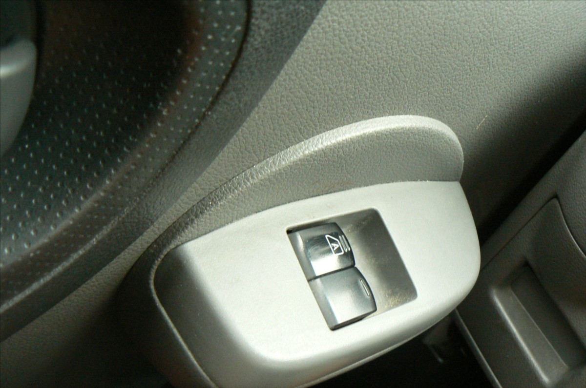 nissan-nv200-1-5-dci-navigace-kamera-2-mista - 8