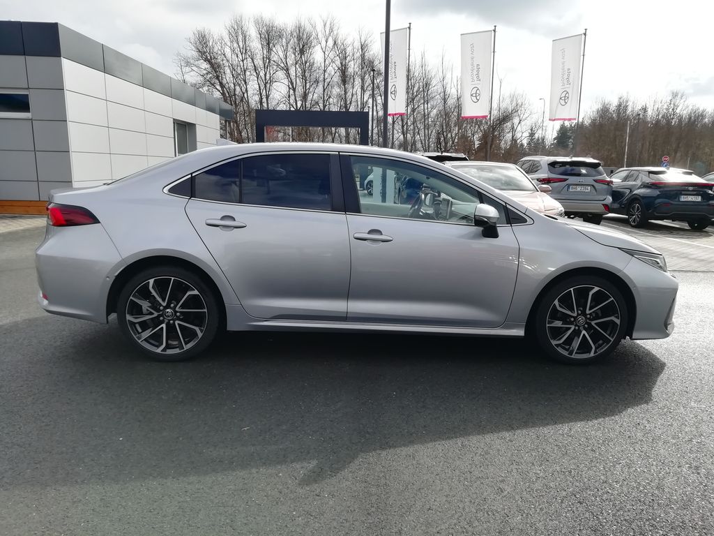 toyota-corolla-executive-1-8-hybrid - 2