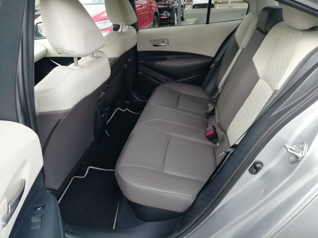 toyota-corolla-executive-1-8-hybrid - 6
