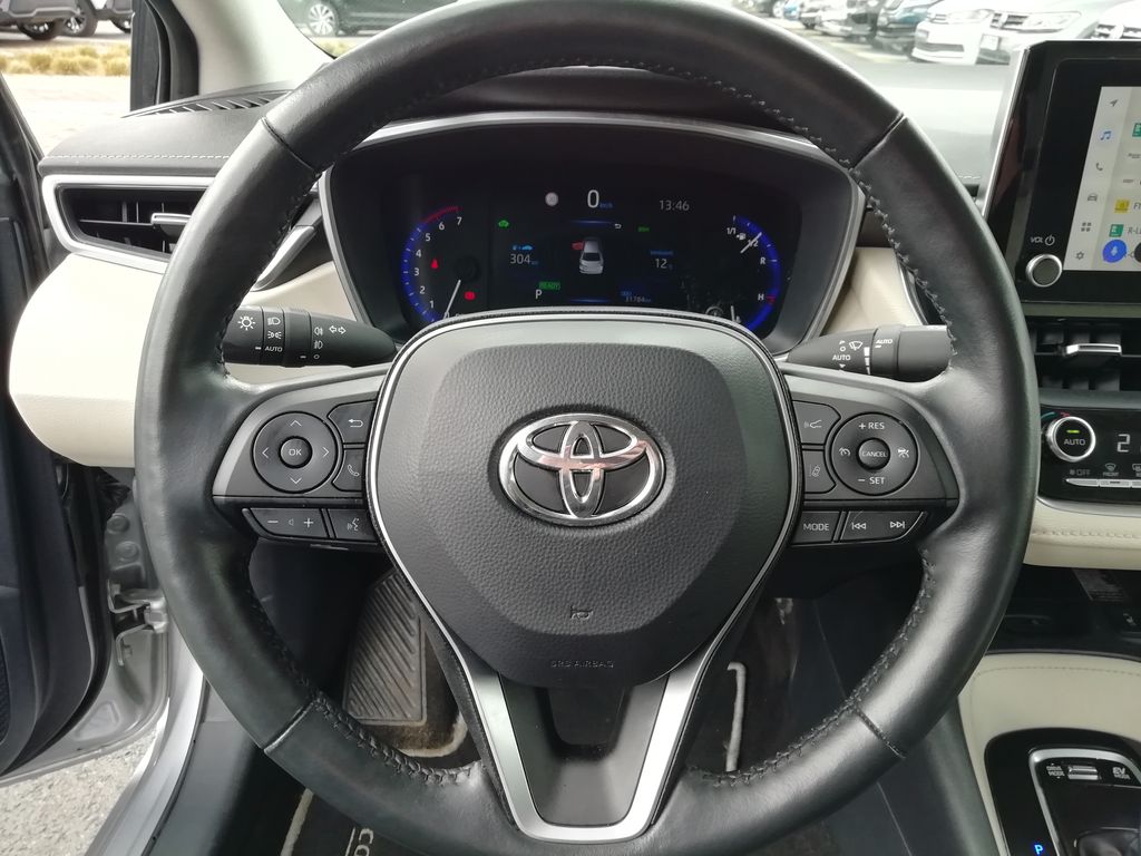 toyota-corolla-executive-1-8-hybrid - 8