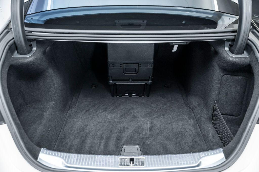 mercedes-benz-tridy-s-500-4m-l-executive-chauffeur-m - 9