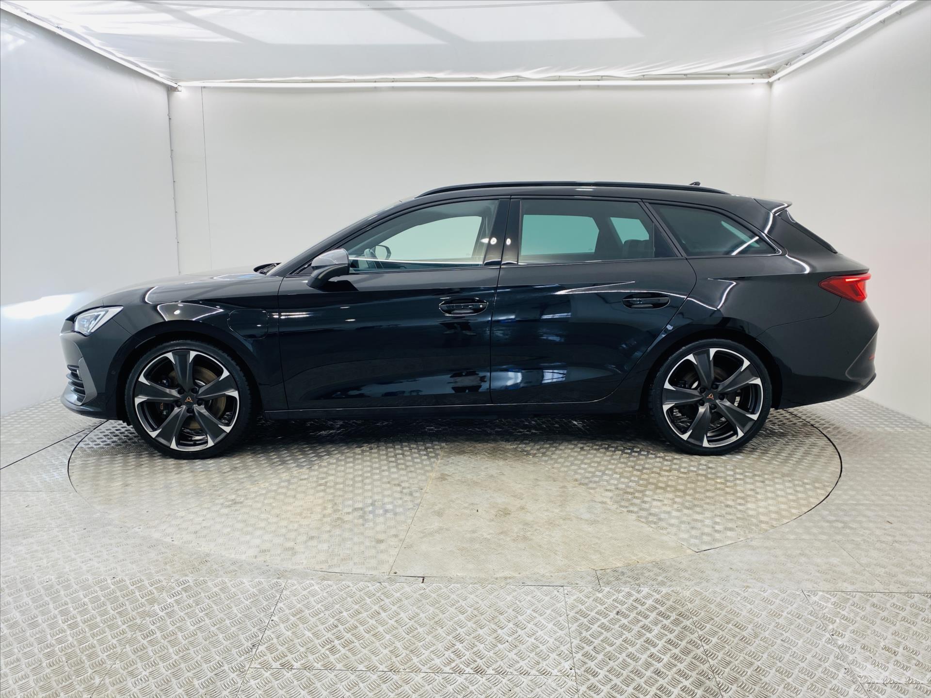 cupra-leon-1-4-tsi-e-hybrid-vz-180kw - 2