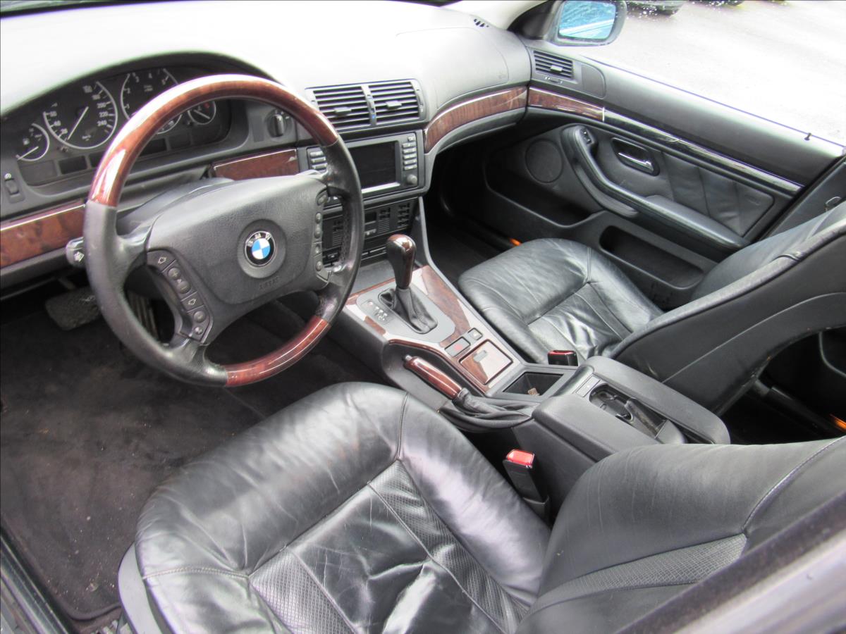 bmw-rada-5-2-5-525i-steptronic-exklusiv - 8