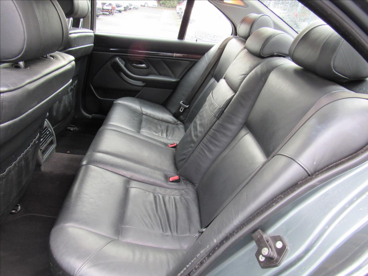 bmw-rada-5-2-5-525i-steptronic-exklusiv - 9