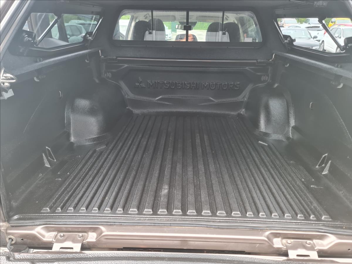 mitsubishi-l200-2-2-di-d-4wd - 9