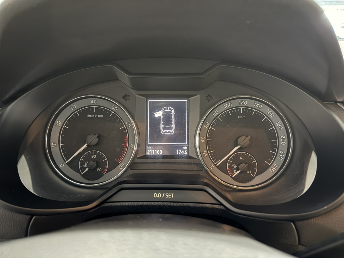 skoda-octavia-1-4-tsi-103kw-edition-bi-xen - 9