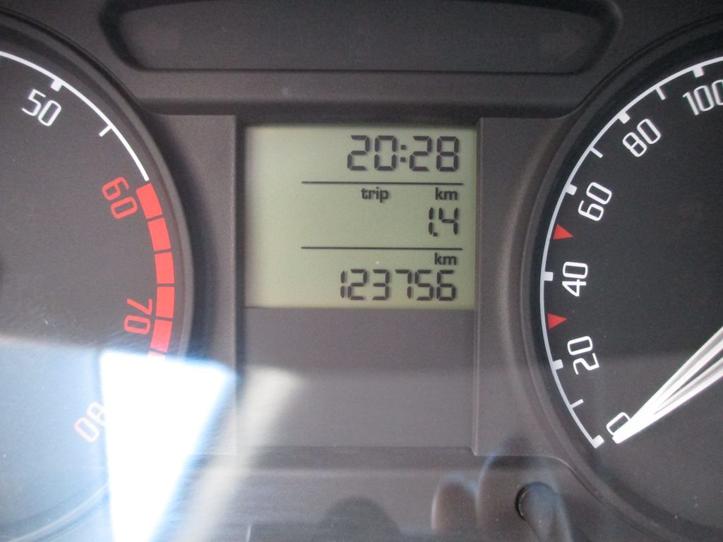 skoda-fabia-1-2-htp-classic - 8