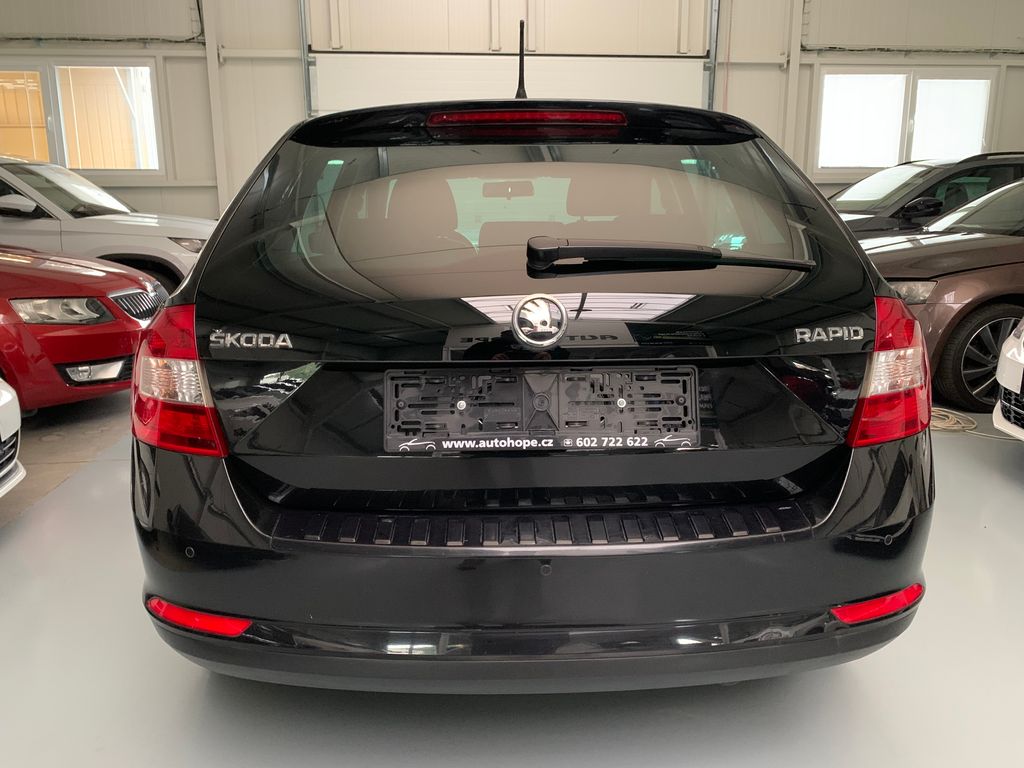 skoda-rapid-1-6-tdi-ambition-spaceback - 4