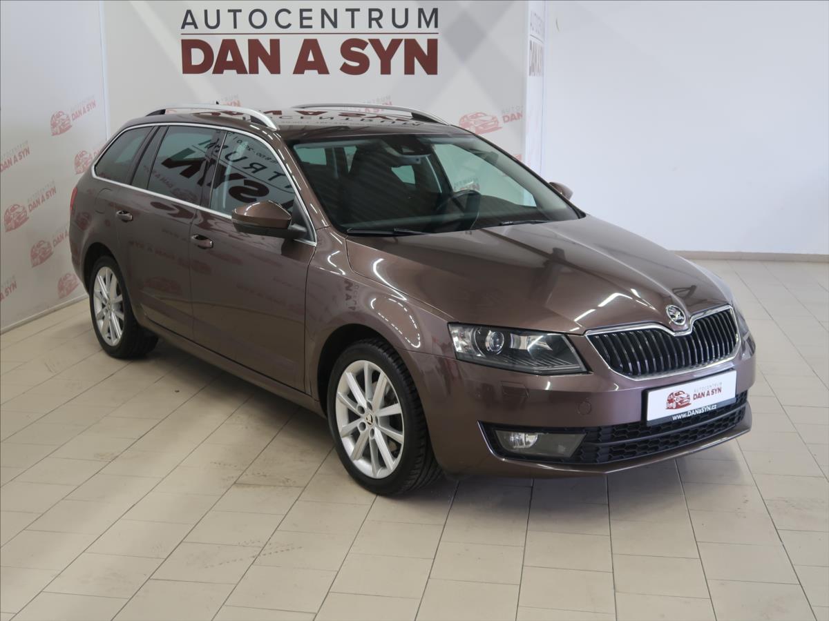 skoda-octavia-2-0-tdi-4x4-elegance-xenony - 2