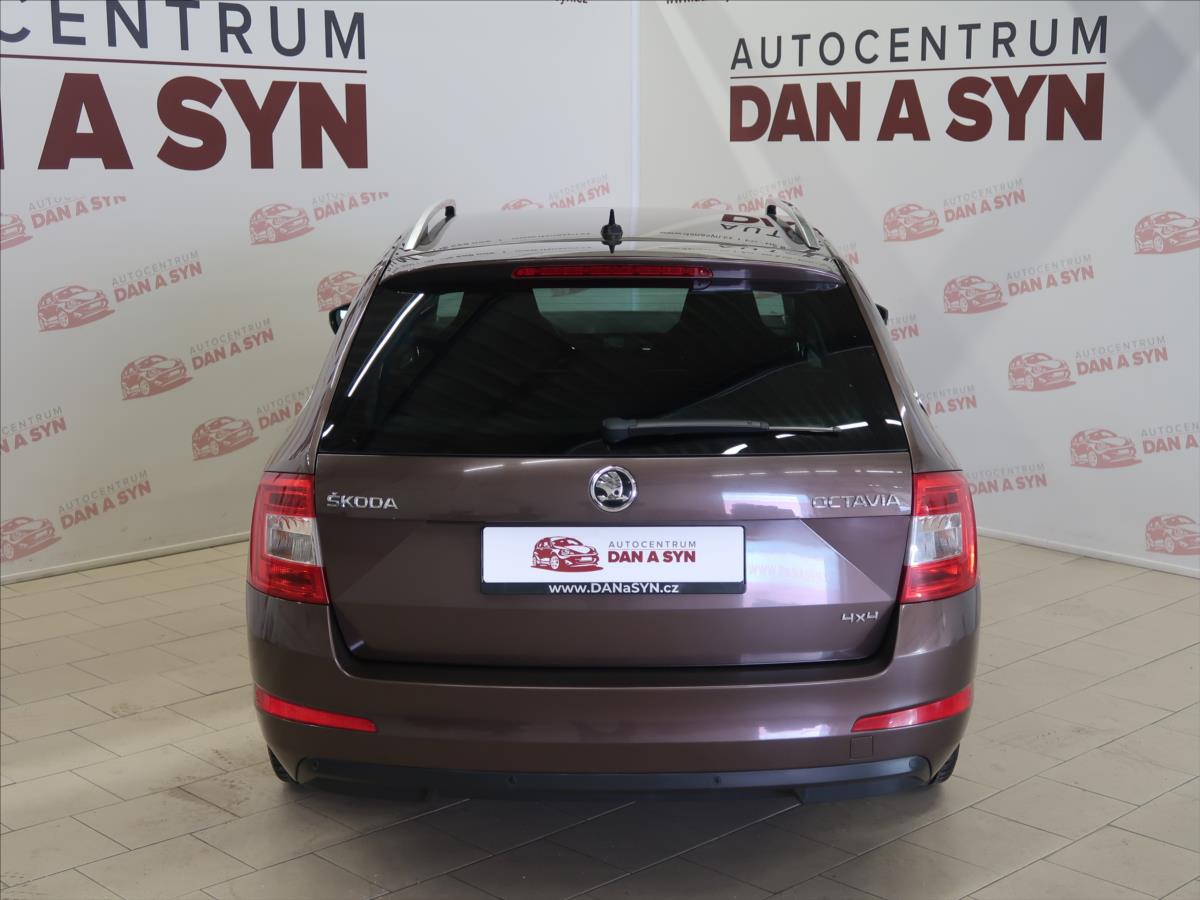 skoda-octavia-2-0-tdi-4x4-elegance-xenony - 4