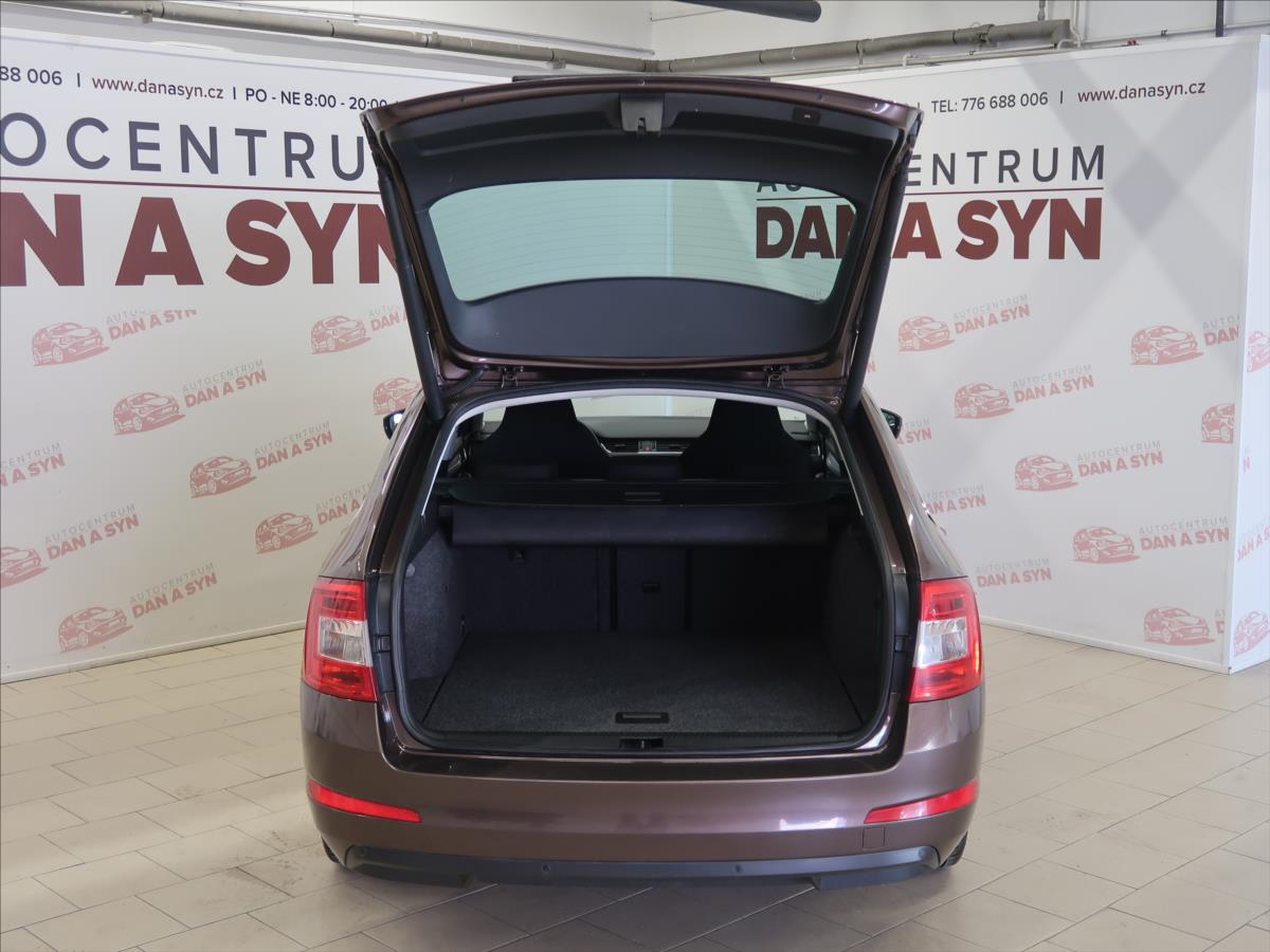 skoda-octavia-2-0-tdi-4x4-elegance-xenony - 6