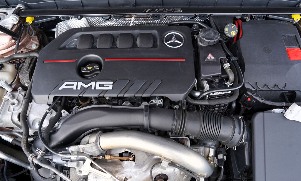 mercedes-benz-glb-glb-35-amg-4matic-310-ps-cr - 9